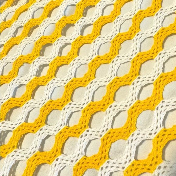 Ellejay One Shoulder One Piece in Yellow & White - Picture 2 of 3
